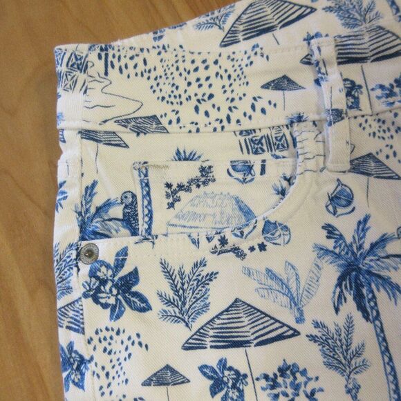 TOMMY BAHAMA DENIM White Blue Printed Jean Shorts 27 Tropical Palm Trees Sailing - Picture 3 of 15